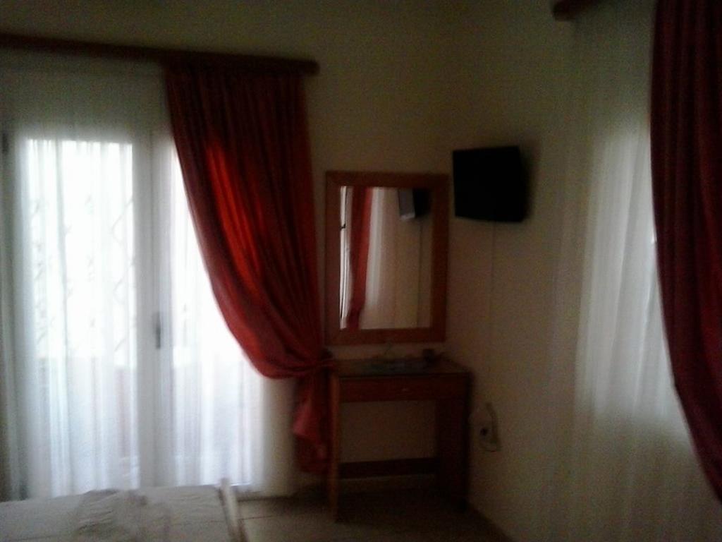 Gradma Katina Platanés Quarto foto